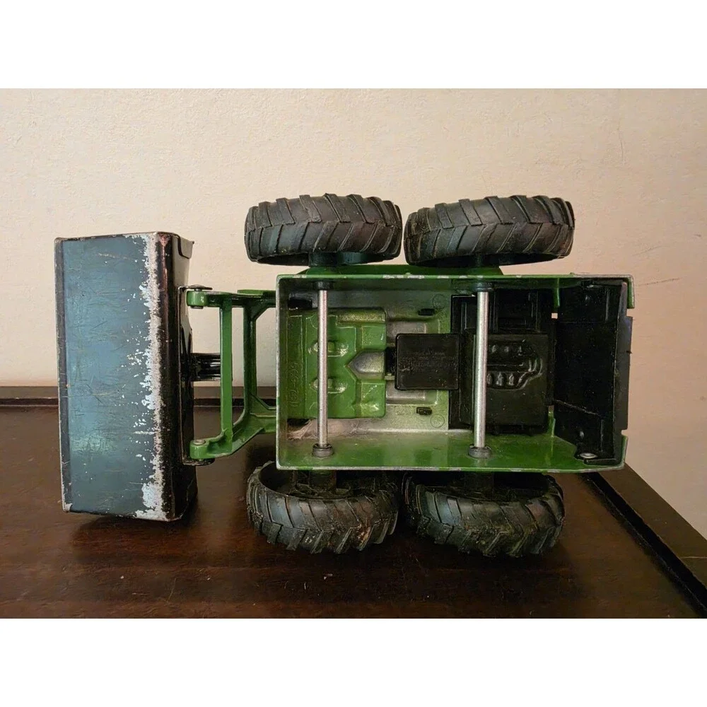 Vintage 1970s ERTL #569-7611 John Deere 1/16 Diecast Skid Steer Loader
